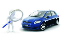 Motoring trend 7 - Animated man with magnifying glass and blue car